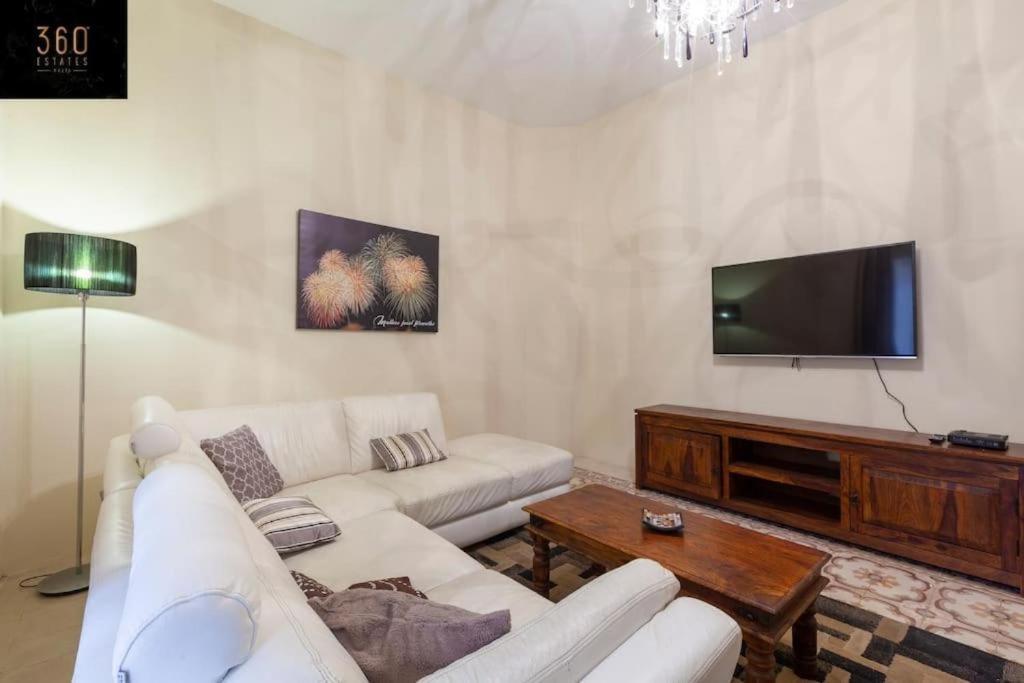 Charming 4br With Private Rooftop Terrace In By 360 Estates *
