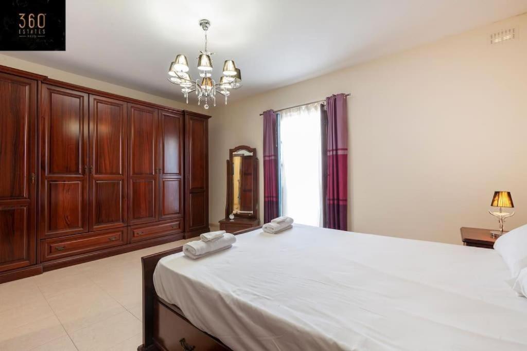 Charming 4br With Private Rooftop Terrace In By 360 Estates Appartement