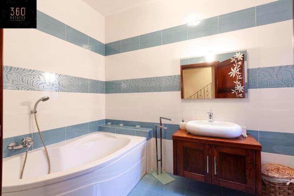 Charming 4br With Private Rooftop Terrace In By 360 Estates